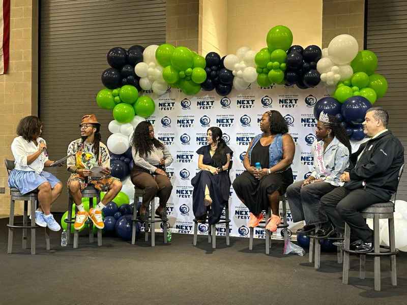 Threads for Change at NextFest